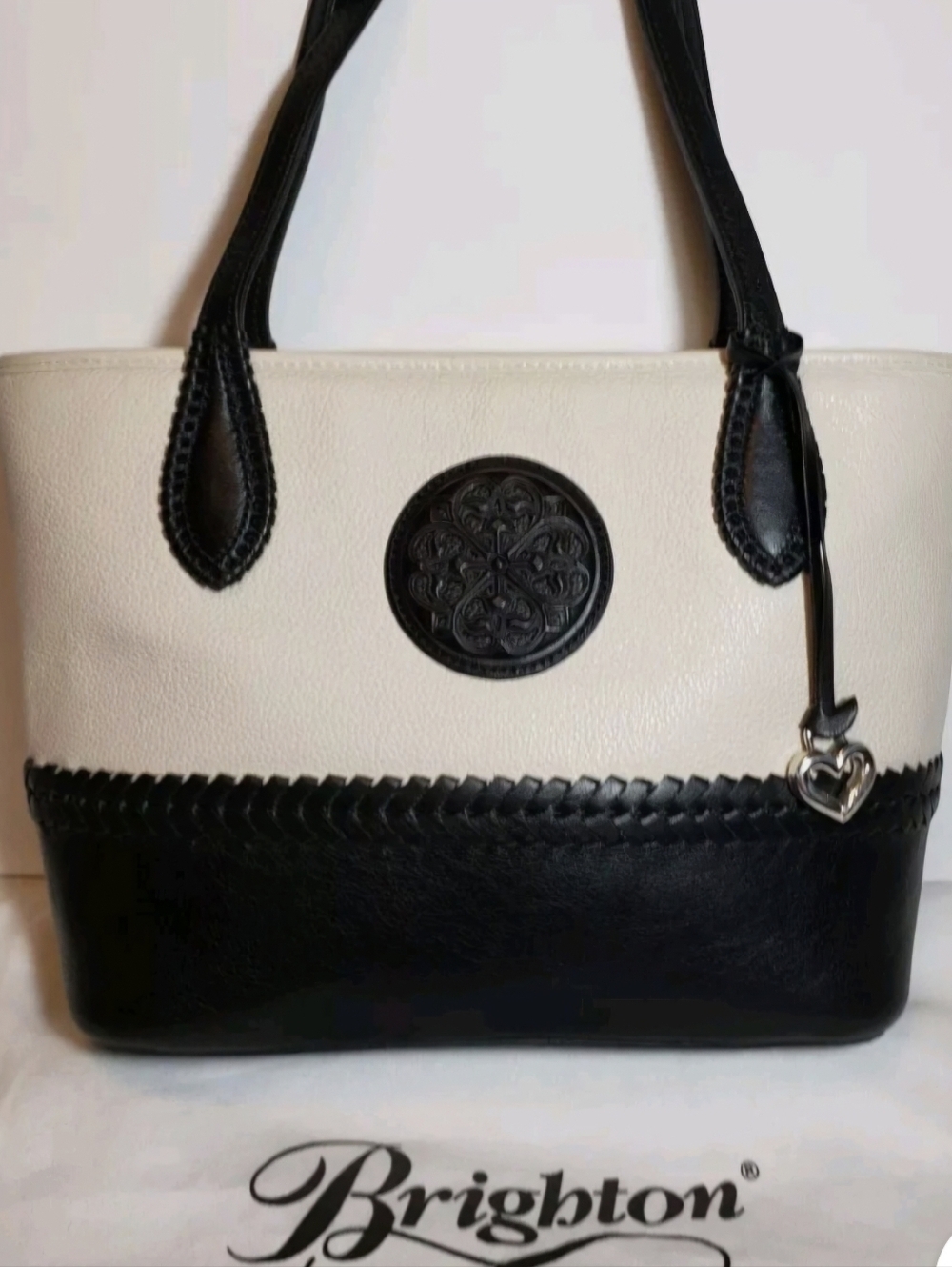 BRIGHTON FERRARA BLACK WHITE FLAVIA MEDALLION TOTE SHOULDER HANDBAG. RARE